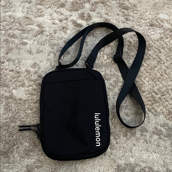 lululemon athletica Handbags - Lululemon Crossbody